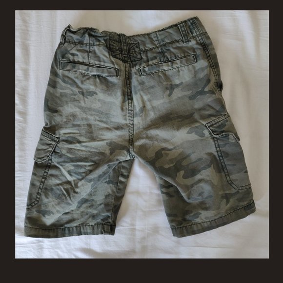 GAP Shorts - Picture 3 of 3